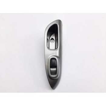 MANDO ELEVALUNAS TRASERO DERECHO 829601KA2A 