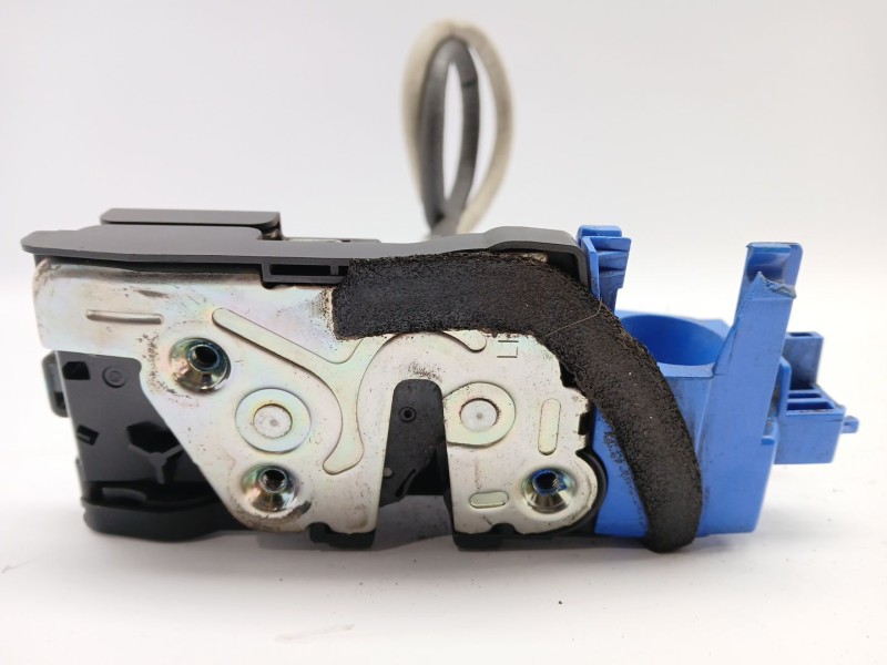 Recambio de cerradura puerta delantera izquierda para hyundai elantra vi sedán (ad, ada) 1.6 d referencia OEM IAM 81310F2030  