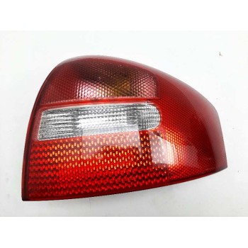 PILOTO TRASERO DERECHO 084411943R 4B5945096B 16121732