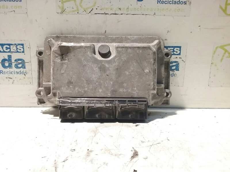 Recambio de centralita motor uce para peugeot 106 (s2) long beach d referencia OEM IAM 9641757480 BOSCH 0281001839