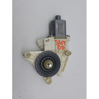 MOTOR ELEVALUNAS DELANTERO DERECHO A2048200242 971218100 0130822502