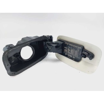 TAPA EXTERIOR COMBUSTIBLE A2047500103 