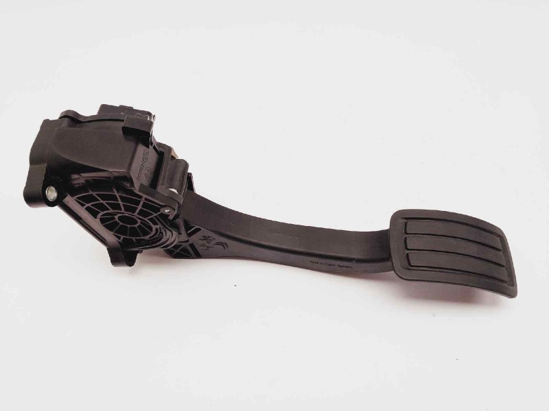 Recambio de potenciometro pedal para citroën c4 spacetourer blue hdi s&s eat6 feel referencia OEM IAM 9674829780  