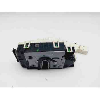CERRADURA PUERTA DELANTERA DERECHA A2047203035 