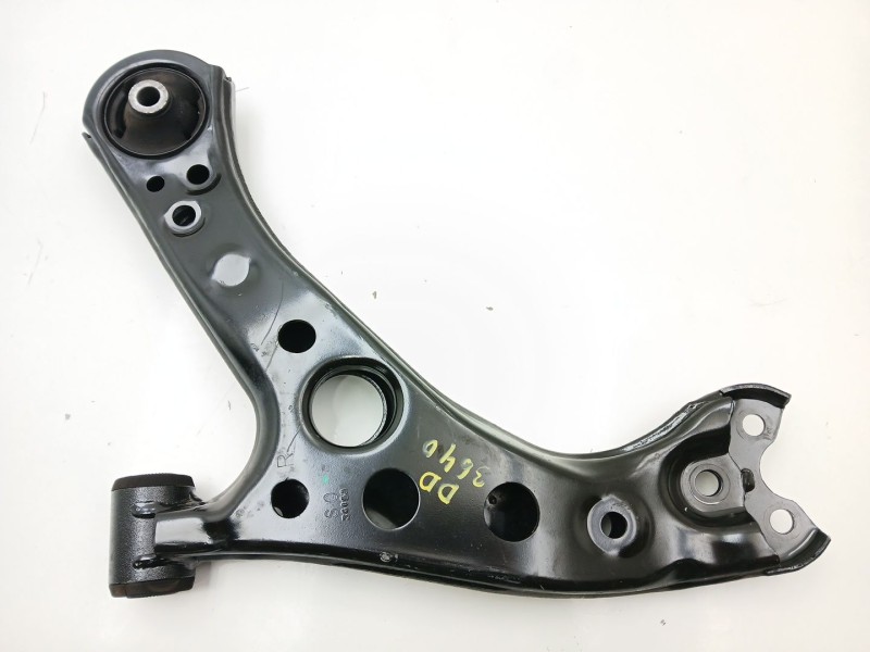 Recambio de brazo suspension inferior delantero derecho para toyota corolla (e21) referencia OEM IAM 4806802410  