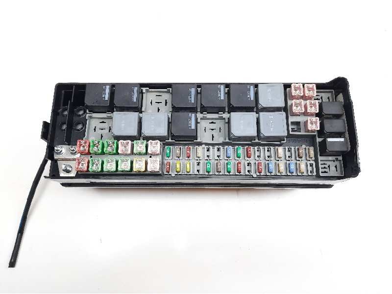 Recambio de caja reles / fusibles para land rover range rover sport v6 td hse referencia OEM IAM 8H3214290FA  