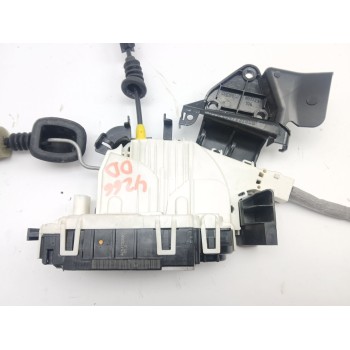 CERRADURA PUERTA DELANTERA DERECHA A2047200635 