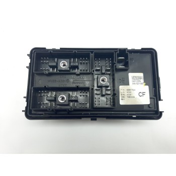 CAJA RELES / FUSIBLES 96857524 