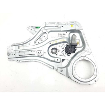 ELEVALUNAS DELANTERO IZQUIERDO 824700Z000WK 