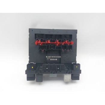 CAJA RELES / FUSIBLES 3C0937049A 07516582 F005V00661