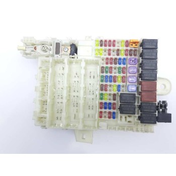 CAJA RELES / FUSIBLES TM8G210 