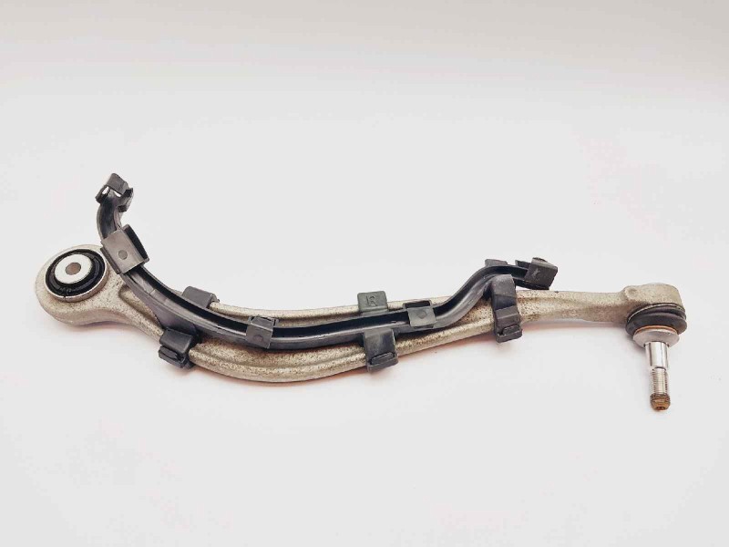 Recambio de brazo suspension superior trasero derecho para bmw serie 5 lim. (f10) 520d referencia OEM IAM 3332677590205 33326775