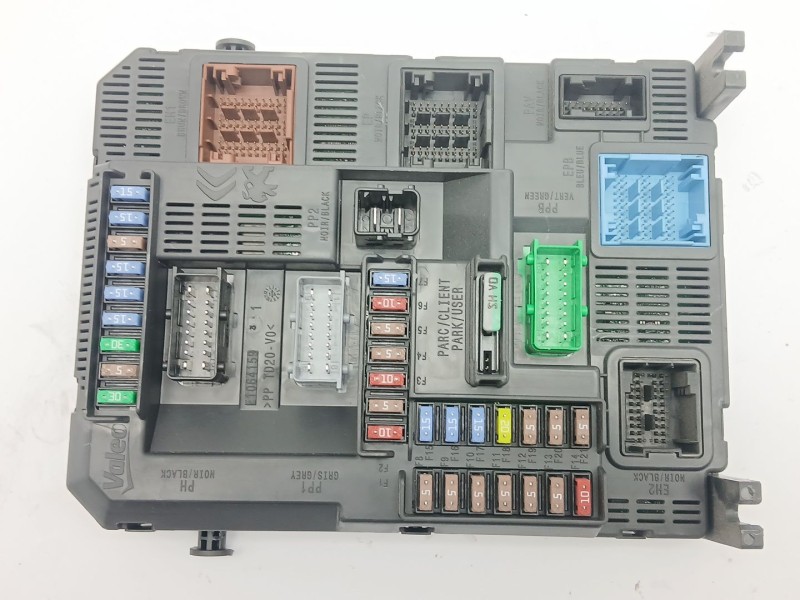 Recambio de caja reles / fusibles para peugeot 208 i (ca_, cc_) 1.2 vti 82 referencia OEM IAM 9807531680  