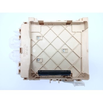 CAJA RELES / FUSIBLES 8273012X81 63586756