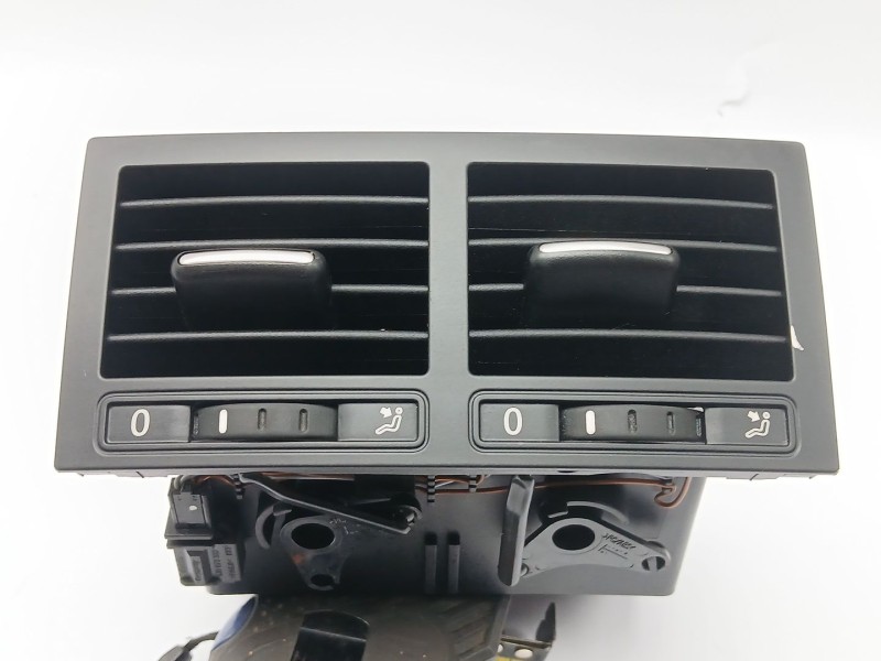 Recambio de rejilla aireadora para volkswagen touareg (7la, 7l6, 7l7) 2.5 r5 tdi referencia OEM IAM 7L6819203  7L6819203D