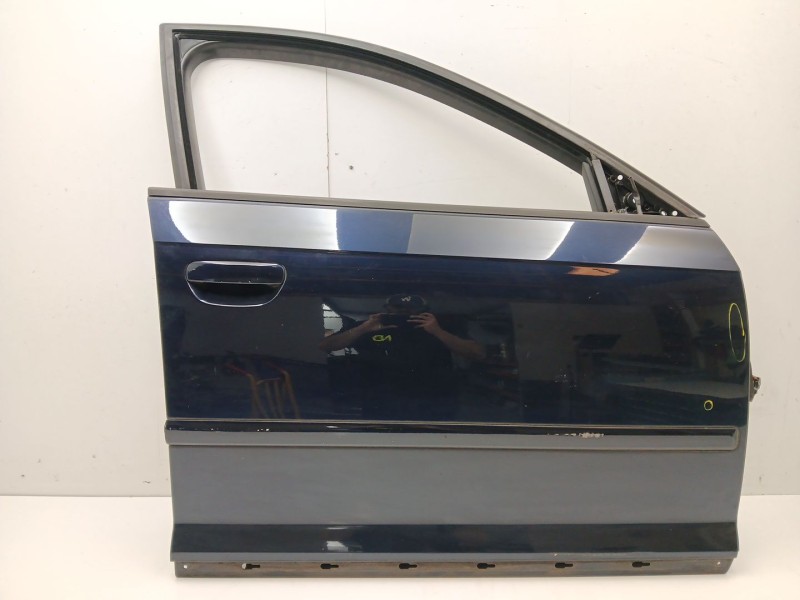 Recambio de puerta delantera derecha para audi a3 sportback (8pa) 2.0 tdi 16v referencia OEM IAM 8P4831052A  