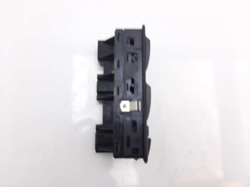 Recambio de mando elevalunas delantero izquierdo para land rover range rover sport v6 td se referencia OEM IAM YUD501020PVJ  