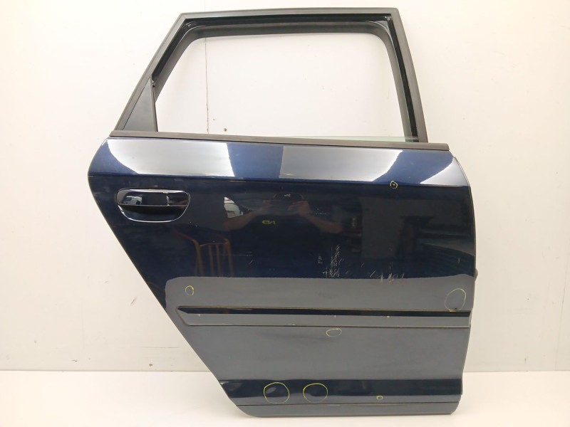 Recambio de puerta trasera derecha para audi a3 sportback (8pa) 2.0 tdi 16v referencia OEM IAM 8P4833052A  