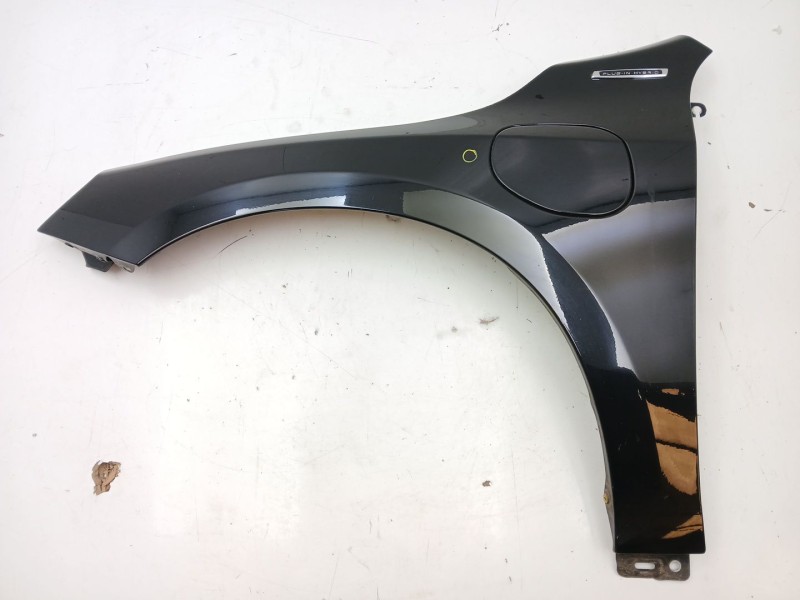 Recambio de aleta delantera izquierda para volvo v60 i cross country (157) d4 polestar awd referencia OEM IAM 31333847  31333847