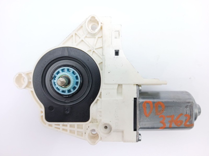 Recambio de motor elevalunas delantero derecho para audi a1 (8x1, 8xk) 1.6 tdi referencia OEM IAM 8K0959802C  1036A62113110