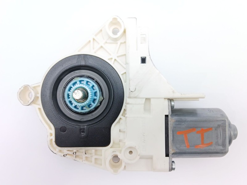 Recambio de motor elevalunas trasero izquierdo para audi a1 (8x1, 8xk) 1.6 tdi referencia OEM IAM 8K0959812A  1036919813201