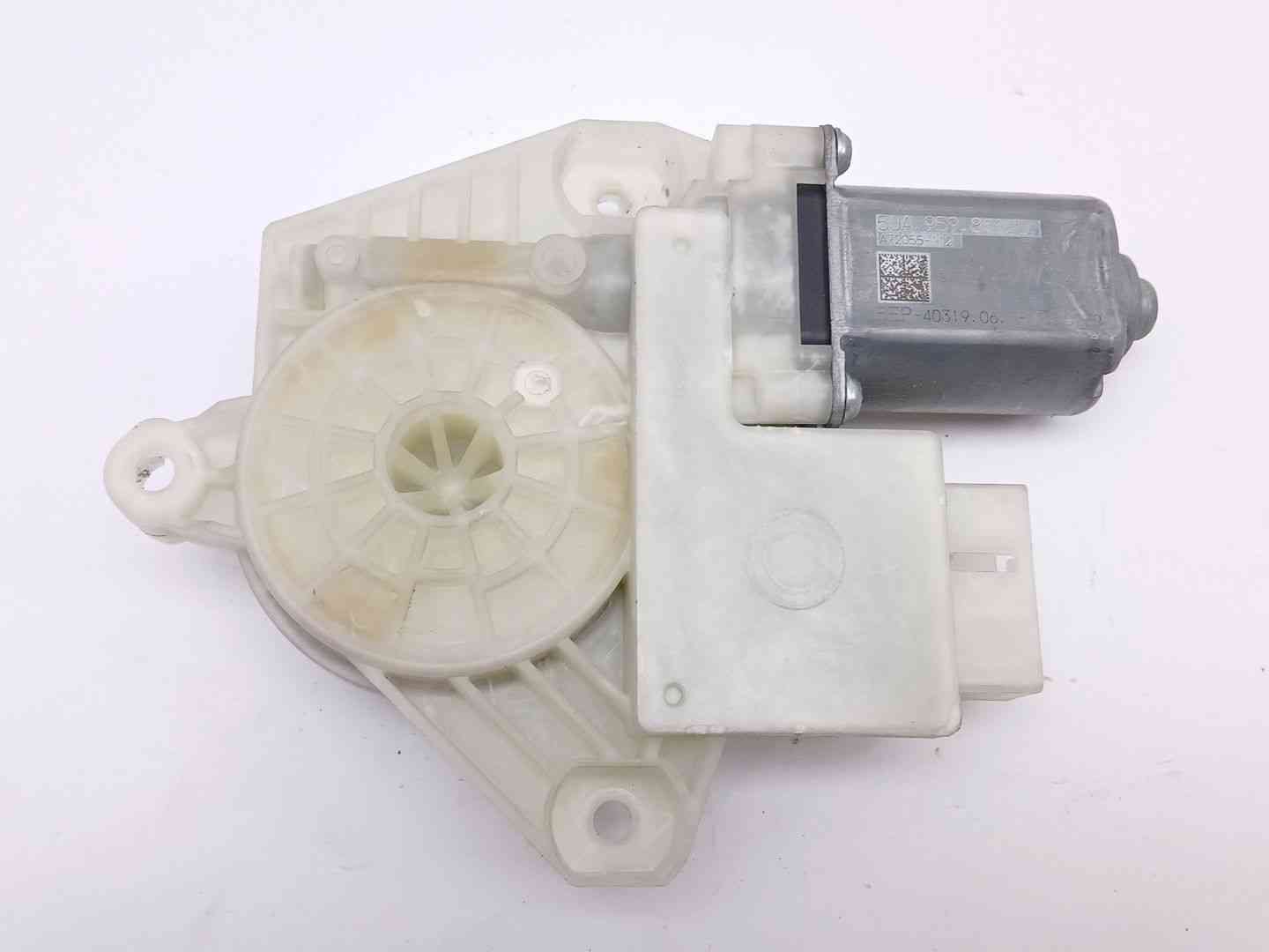 MOTOR ELEVALUNAS TRASERO IZQUIERDO SEAT TOLEDO IV (KG3) 5JA959811L 5JA959811L - Vista 3