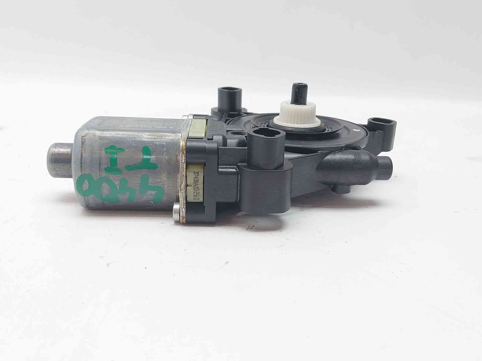 MOTOR ELEVALUNAS TRASERO IZQUIERDO AUDI A3 Sportback (8YA, 8YF) 0130822713 / E850202085A / 5Q0959801 0130822713E850202085A5Q0959801 - Vista 2