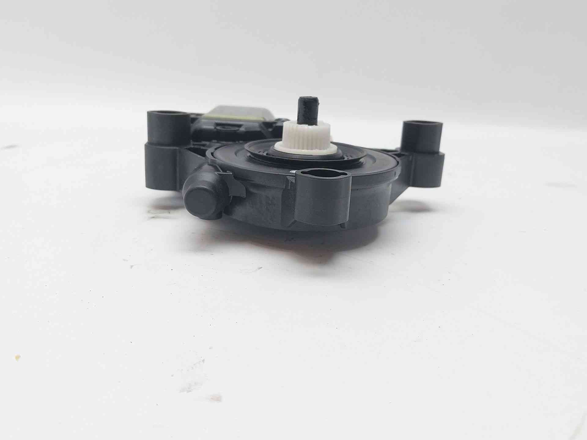 MOTOR ELEVALUNAS TRASERO IZQUIERDO AUDI A3 Sportback (8YA, 8YF) 0130822713 / E850202085A / 5Q0959801 0130822713E850202085A5Q0959801 - Vista 3