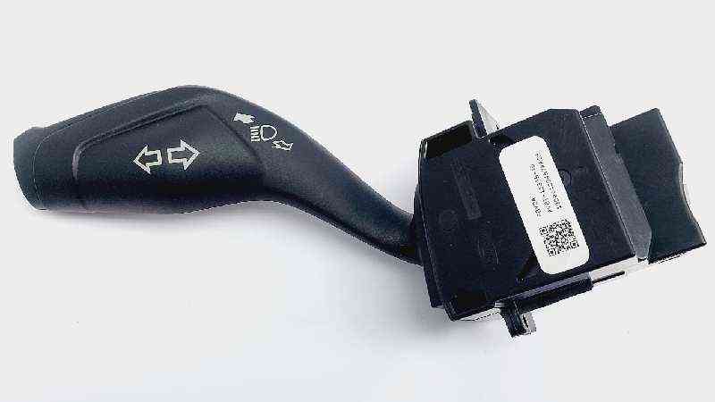 MANDO LUCES FORD FOCUS LIM. AV6T13335AD AV6T13335AD