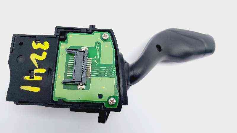 MANDO LUCES FORD FOCUS LIM. AV6T13335AD AV6T13335AD - Vista 2