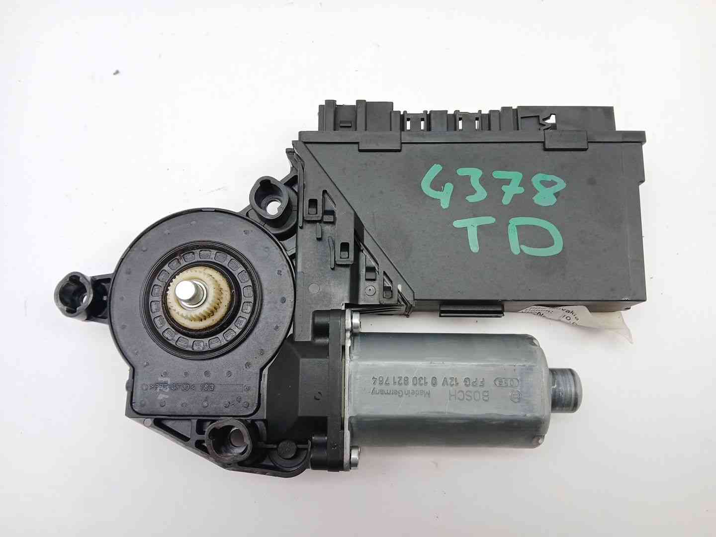 MOTOR ELEVALUNAS TRASERO DERECHO VOLKSWAGEN TOUAREG (7LA, 7L6, 7L7) 0130821764 / 7L6959704 01308217647L6959704