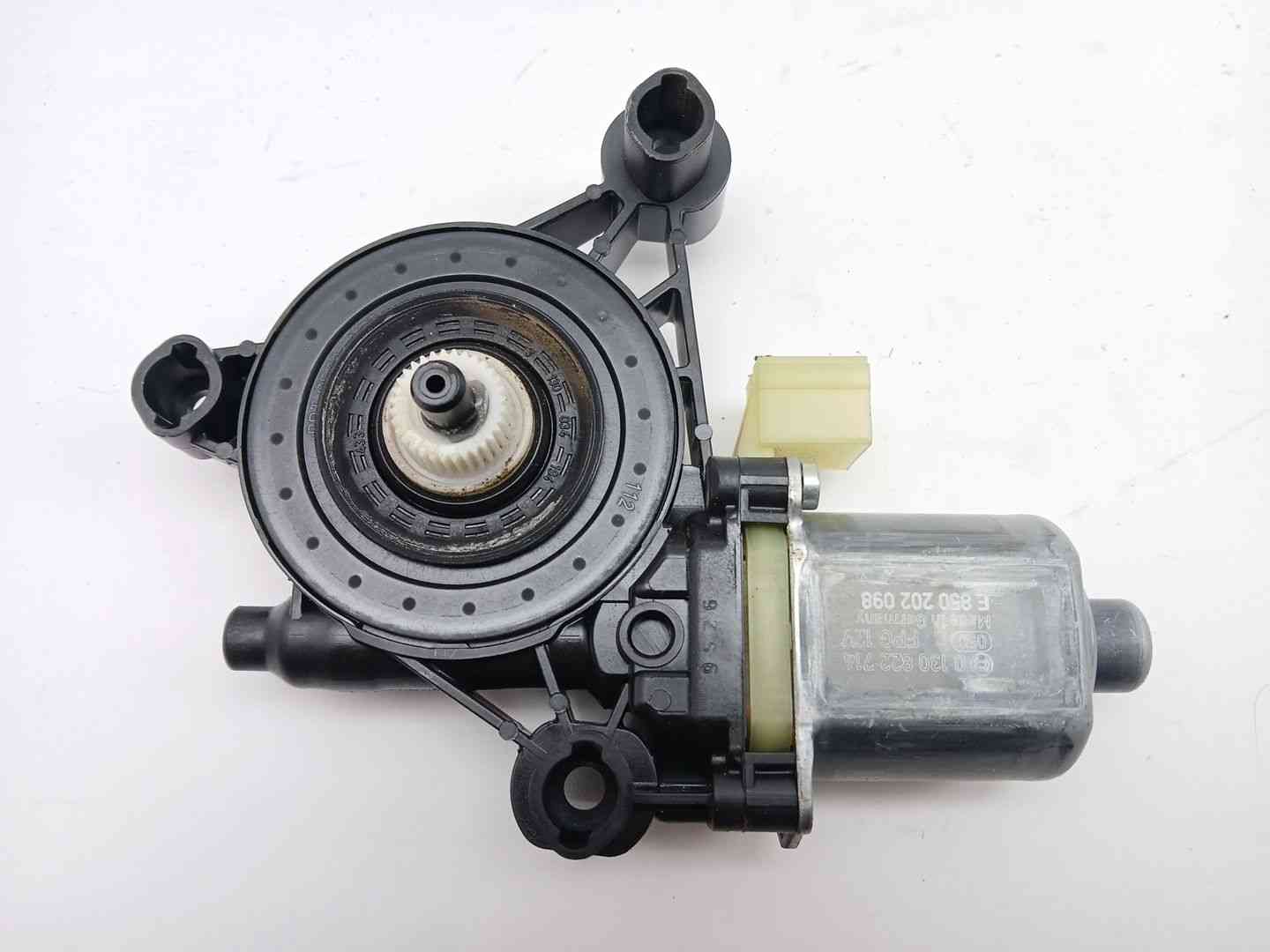MOTOR ELEVALUNAS DELANTERO DERECHO VOLKSWAGEN GOLF VIII (CD1, DA1) 5Q0959802A / 5Q0959802A 5Q0959802A5Q0959802A