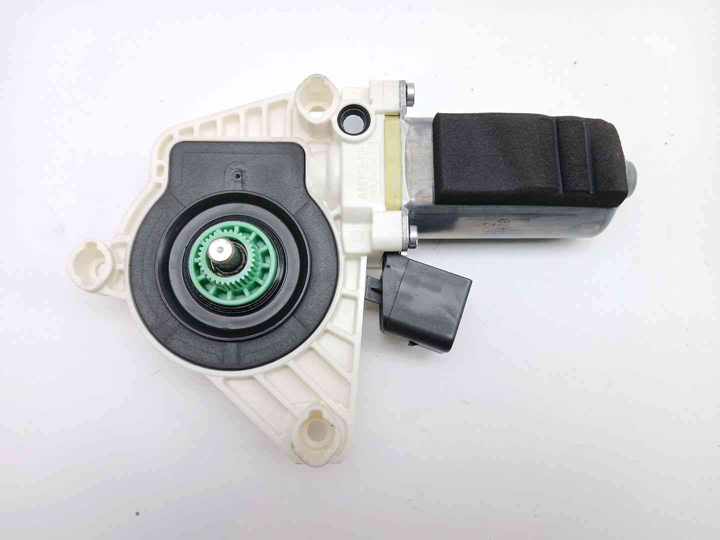 MOTOR ELEVALUNAS DELANTERO IZQUIERDO MERCEDES-BENZ CLA Shooting Brake (X117) A2078200542 / A2078200542 A2078200542A2078200542