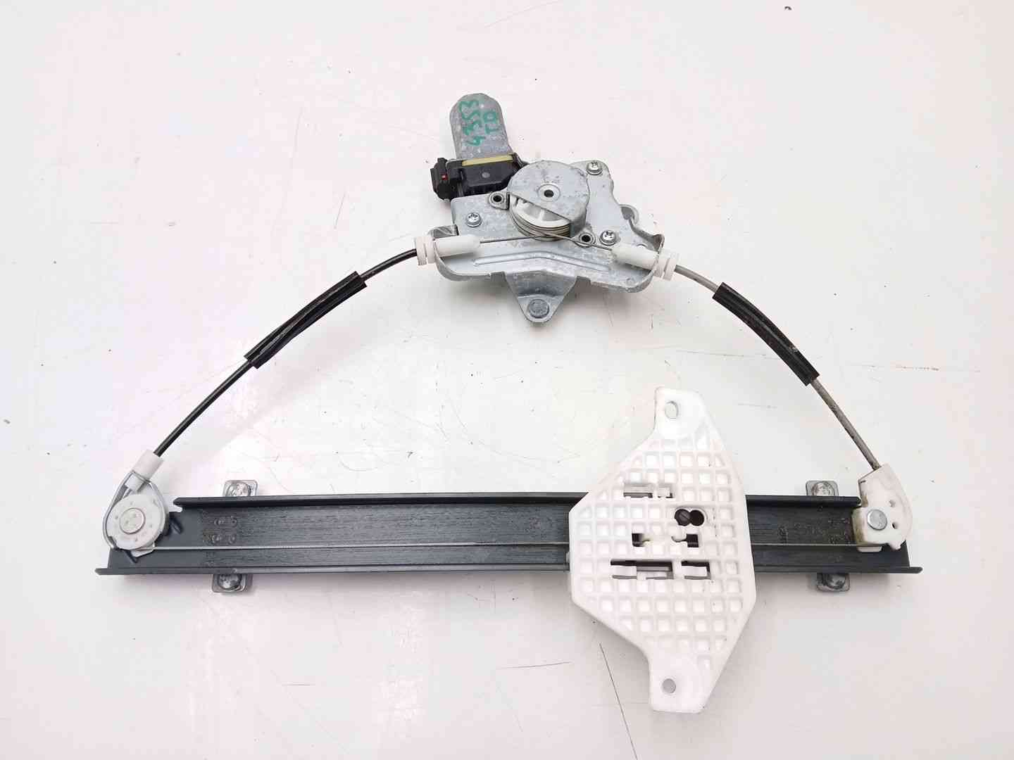 ELEVALUNAS TRASERO DERECHO SSANGYONG KORANDO (CK) 98840CZ010 / 98840CZ010 98840CZ01098840CZ010