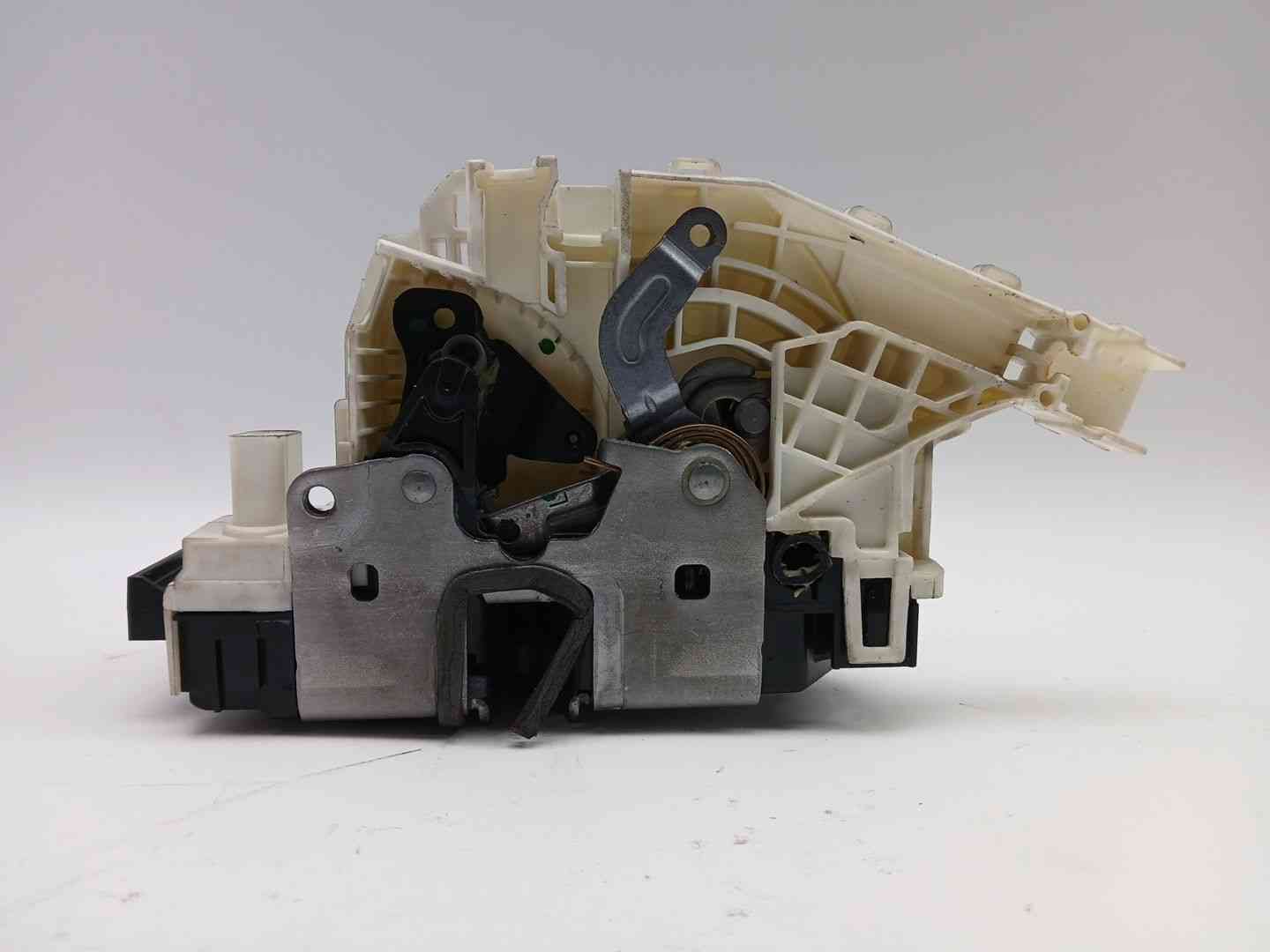 CERRADURA PUERTA TRASERA IZQUIERDA MERCEDES-BENZ CLASE C (W204) A2047300335 / A2047300335 A2047300335A2047300335 - Vista 3