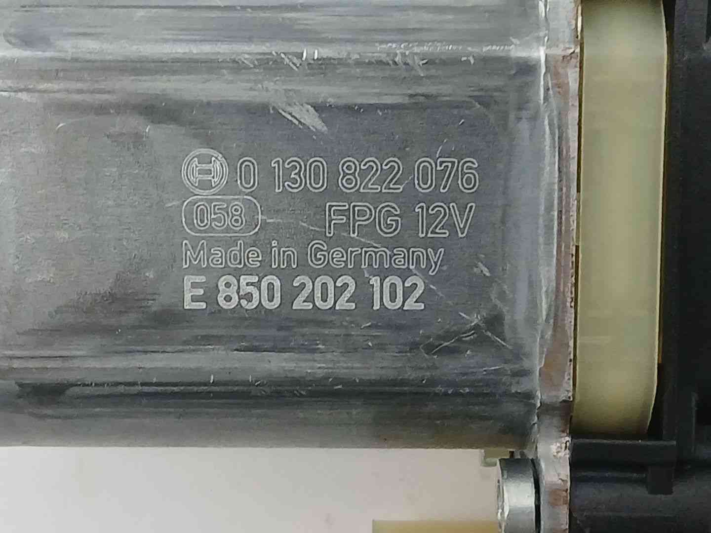 MOTOR ELEVALUNAS DELANTERO IZQUIERDO VOLKSWAGEN TOURAN (5T1) 0130822076 / 5Q0959802C 01308220765Q0959802C - Vista 2