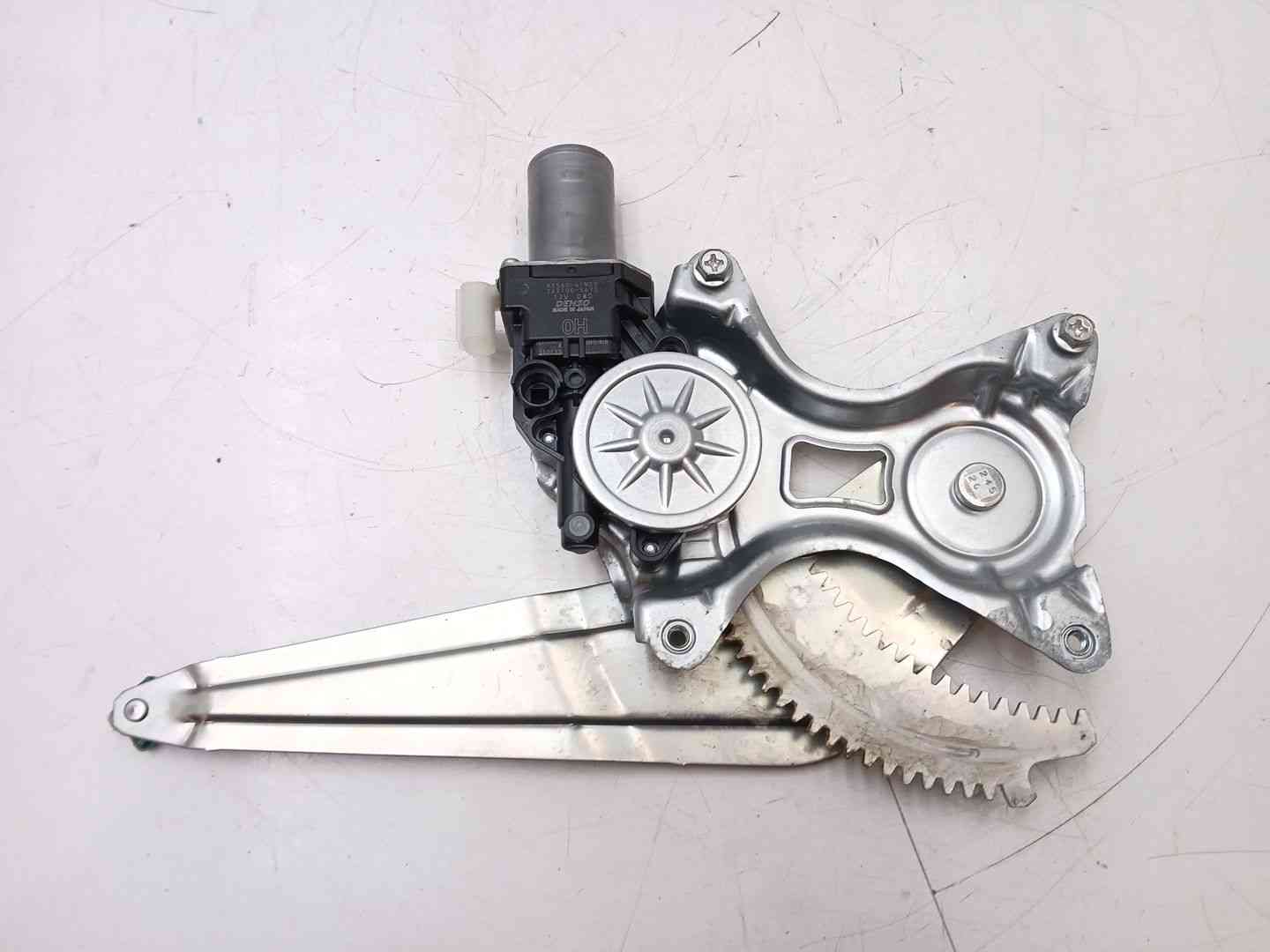ELEVALUNAS TRASERO IZQUIERDO SUZUKI SWIFT V (AZ) 2621005670 / 8356061M00 26210056708356061M00 - Vista 2