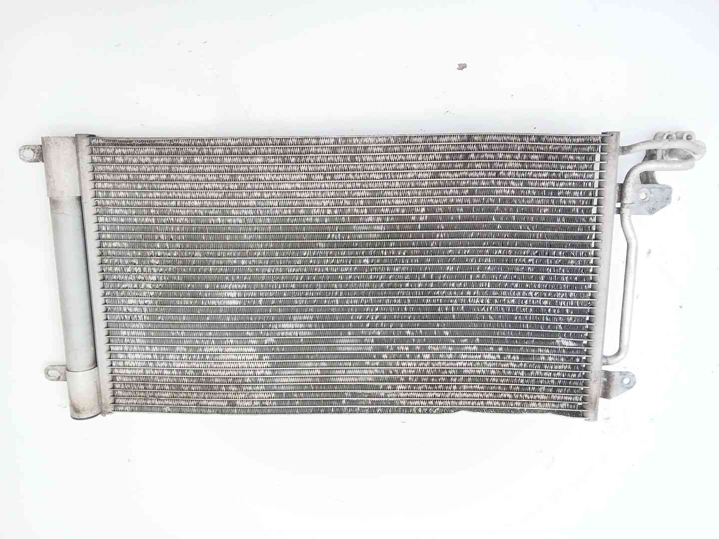 CONDENSADOR / RADIADOR AIRE ACONDICIONADO VOLKSWAGEN POLO (6R1) 6R0820411D 6R0820411D - Vista 3