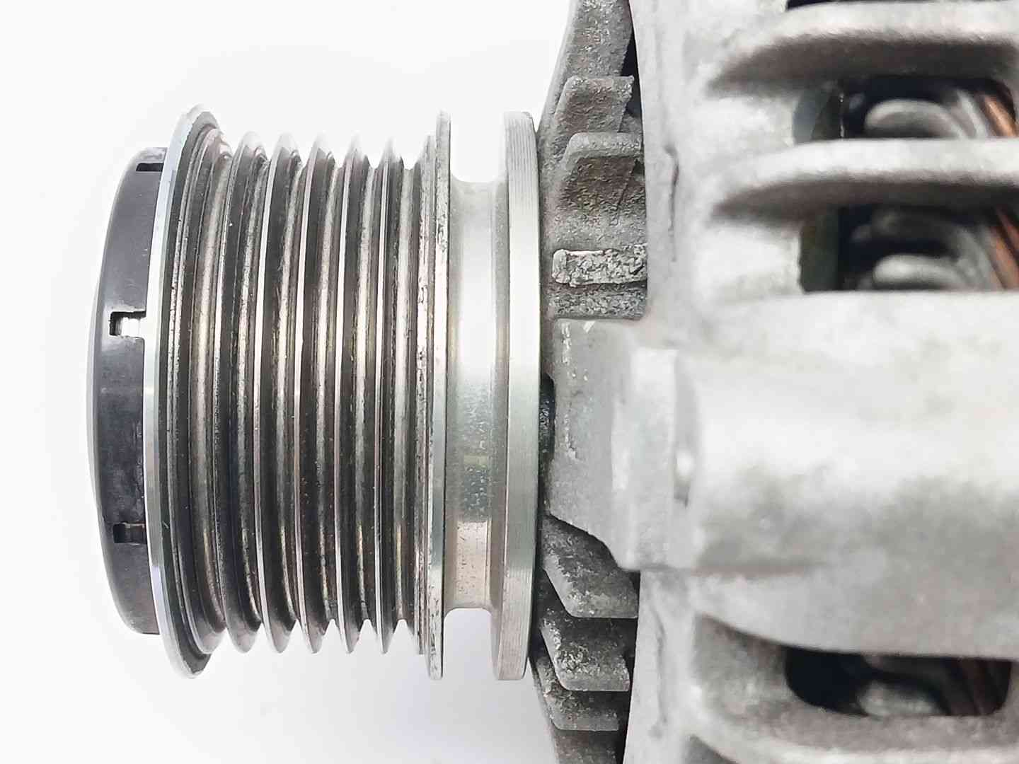ALTERNADOR JEEP CHEROKEE (KL) P56029739AA / TN1042118870 P56029739AATN1042118870 - Vista 3