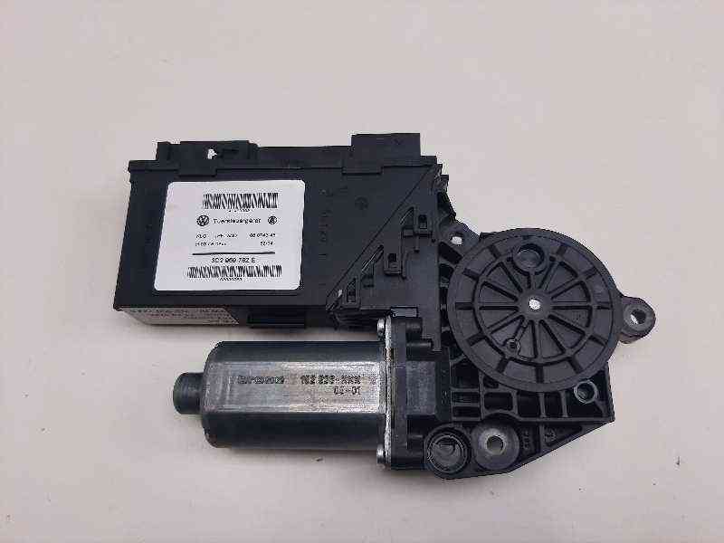MOTOR ELEVALUNAS DELANTERO IZQUIERDO VOLKSWAGEN TOUAREG (7LA) 7L0959702K / 0130821764 / 3D29597923 7L0959702K01308217643D29597923 - Vista 2