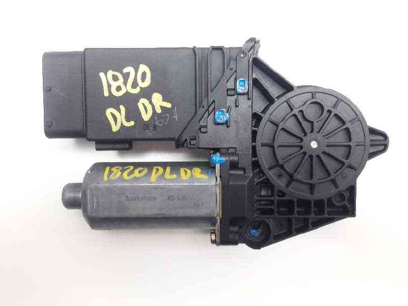 MOTOR ELEVALUNAS DELANTERO DERECHO VOLKSWAGEN PASSAT BERLINA (3B2) 101434201 / 0130821694 / 05076410 101434201013082169405076410