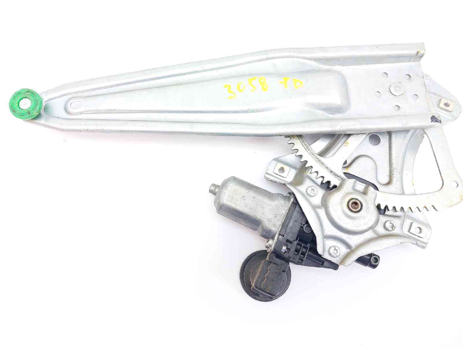ELEVALUNAS TRASERO DERECHO TOYOTA YARIS 857200D120 857200D120 - Vista 2