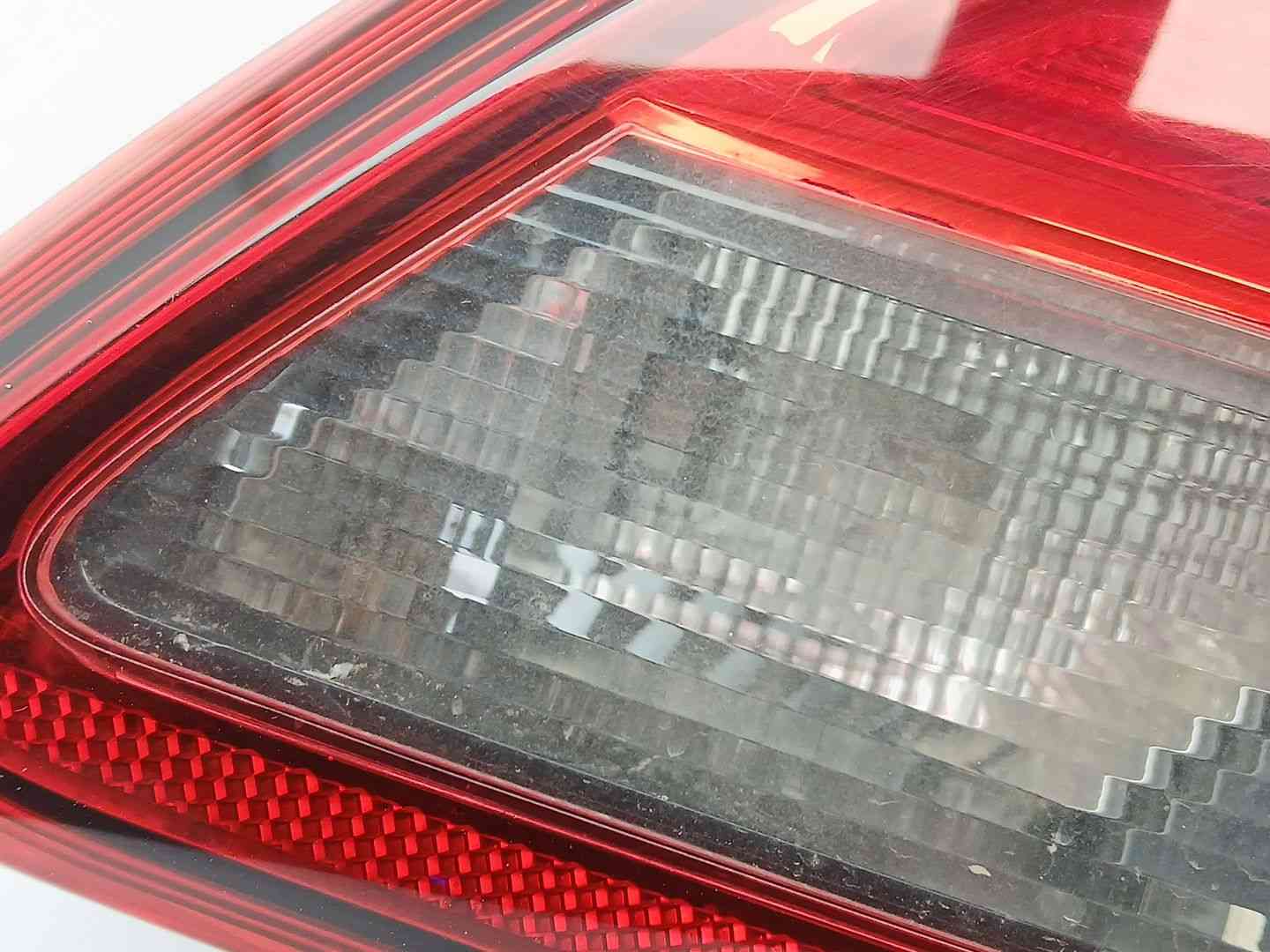 PILOTO TRASERO DERECHO INTERIOR OPEL CORSA E (X15) 39012624 39012624 - Vista 2