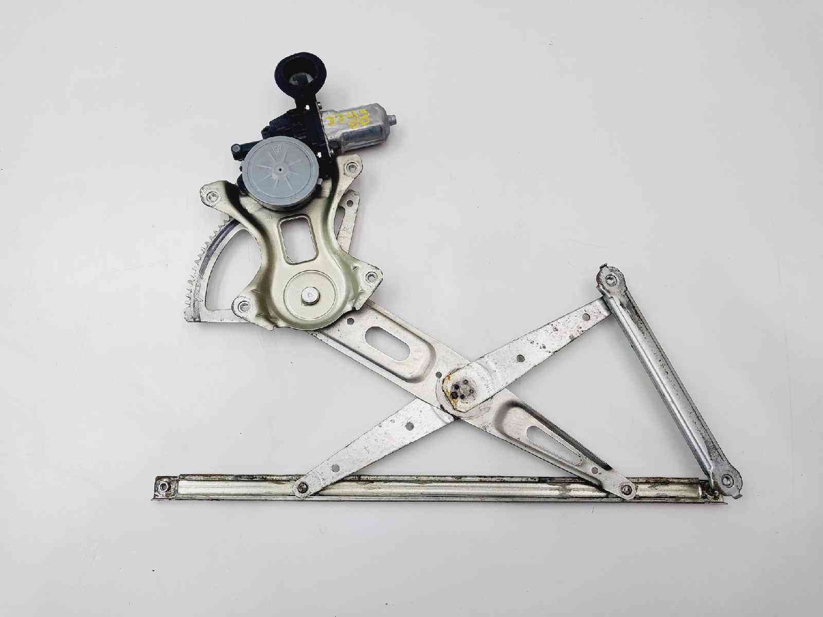 ELEVALUNAS DELANTERO DERECHO LEXUS IS200 (DS2/IS2) 8571058010 8571058010
