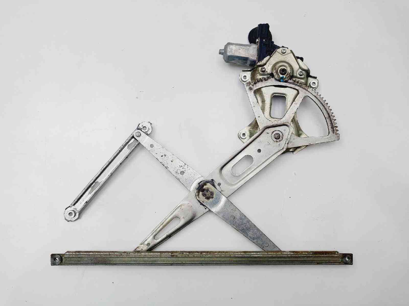 ELEVALUNAS DELANTERO DERECHO LEXUS IS200 (DS2/IS2) 8571058010 8571058010 - Vista 3