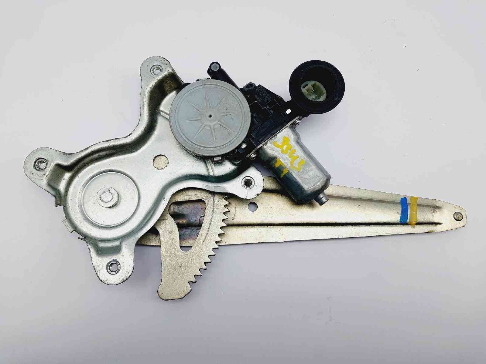 ELEVALUNAS TRASERO IZQUIERDO LEXUS IS200 (DS2/IS2) 8571058010 8571058010