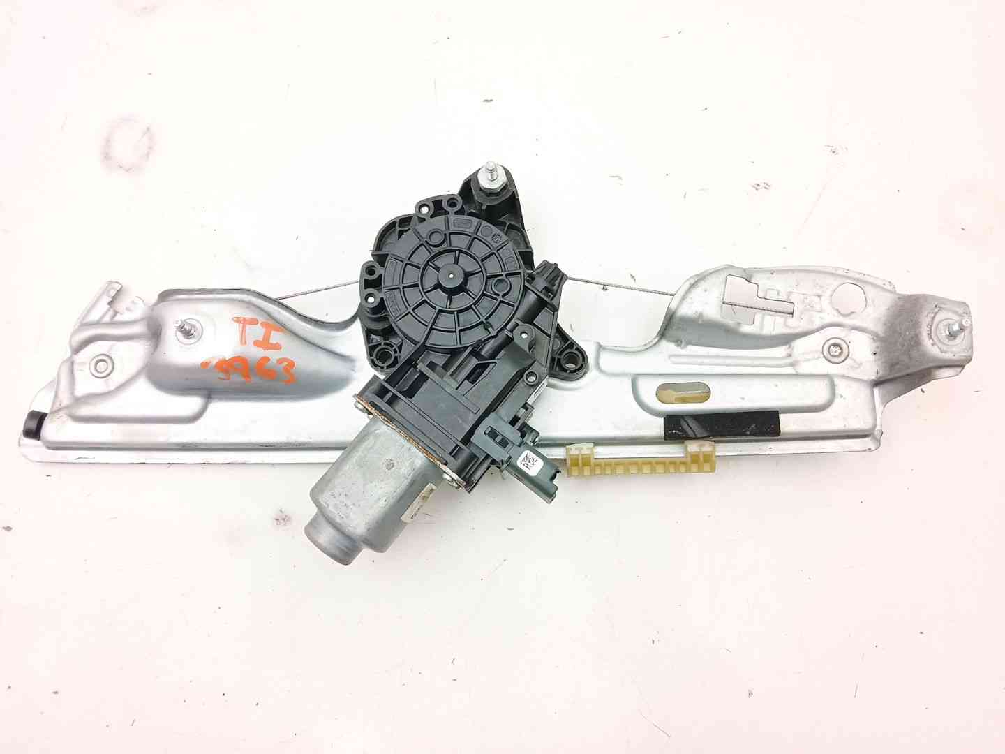 ELEVALUNAS TRASERO IZQUIERDO RENAULT MEGANE IV Hatchback (B9A/M/N_) 827219072R / REP106F0 827219072RREP106F0 - Vista 2