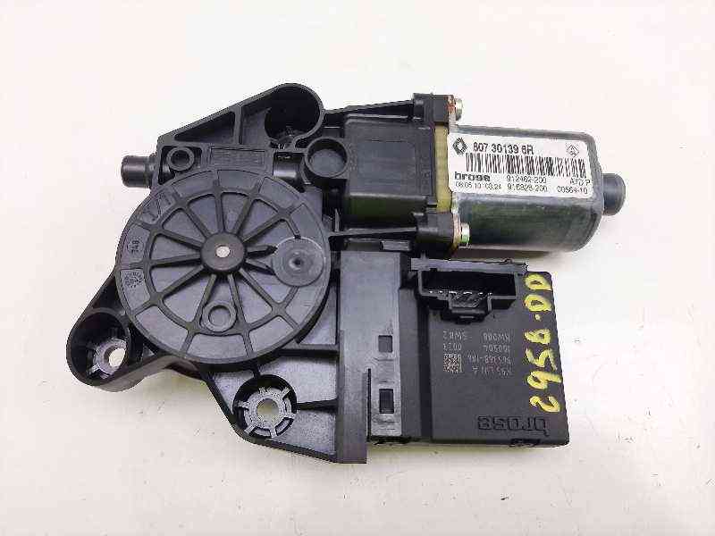MOTOR ELEVALUNAS DELANTERO DERECHO RENAULT MEGANE III BERLINA 5 P 80730139R / 916828200 / 912462200 80730139R916828200912462200