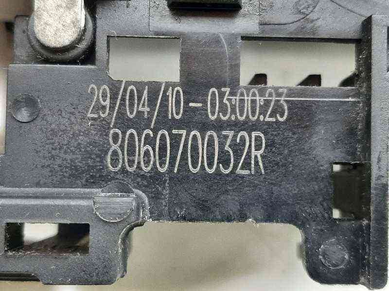MANETA EXTERIOR TRASERA IZQUIERDA RENAULT MEGANE III BERLINA 5 P 806070032R 806070032R - Vista 2