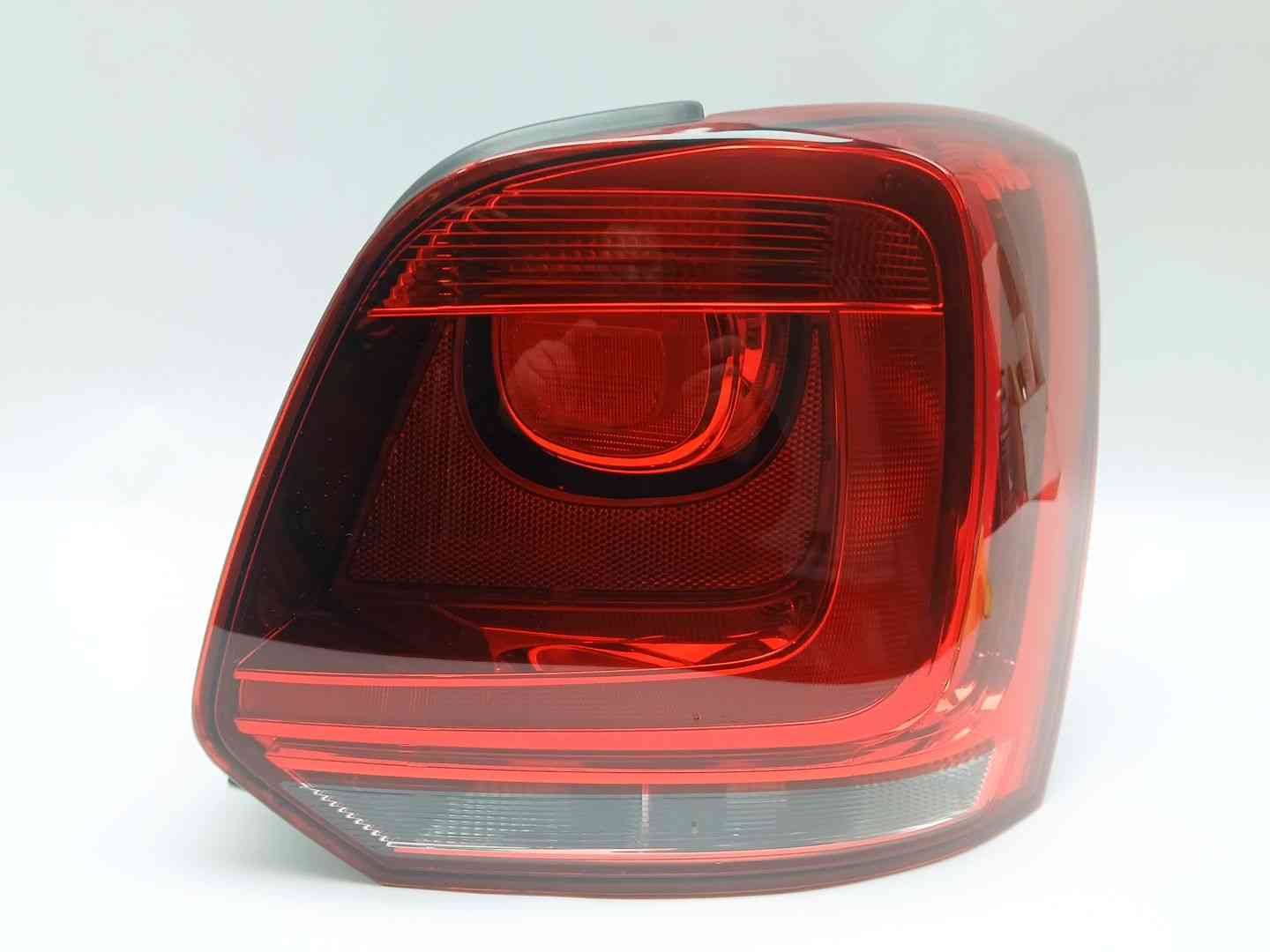 PILOTO TRASERO DERECHO VOLKSWAGEN POLO V (6R1, 6C1) 6R0945096N / 6R0945096P / 6R0945112B 6R0945096N6R0945096P6R0945112B